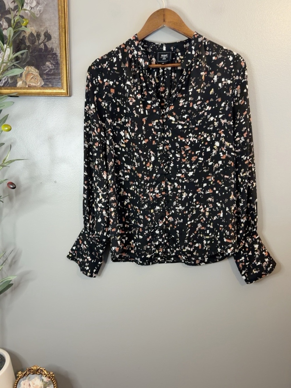 Reset by Jane Abstract Print Button Front Blouse Black Size M - Picture 2 of 10